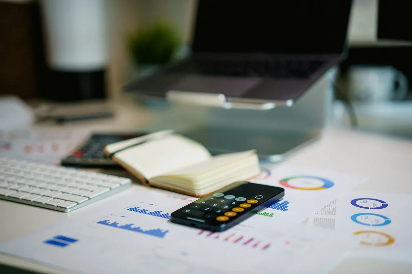 Management reporting and financial analysis